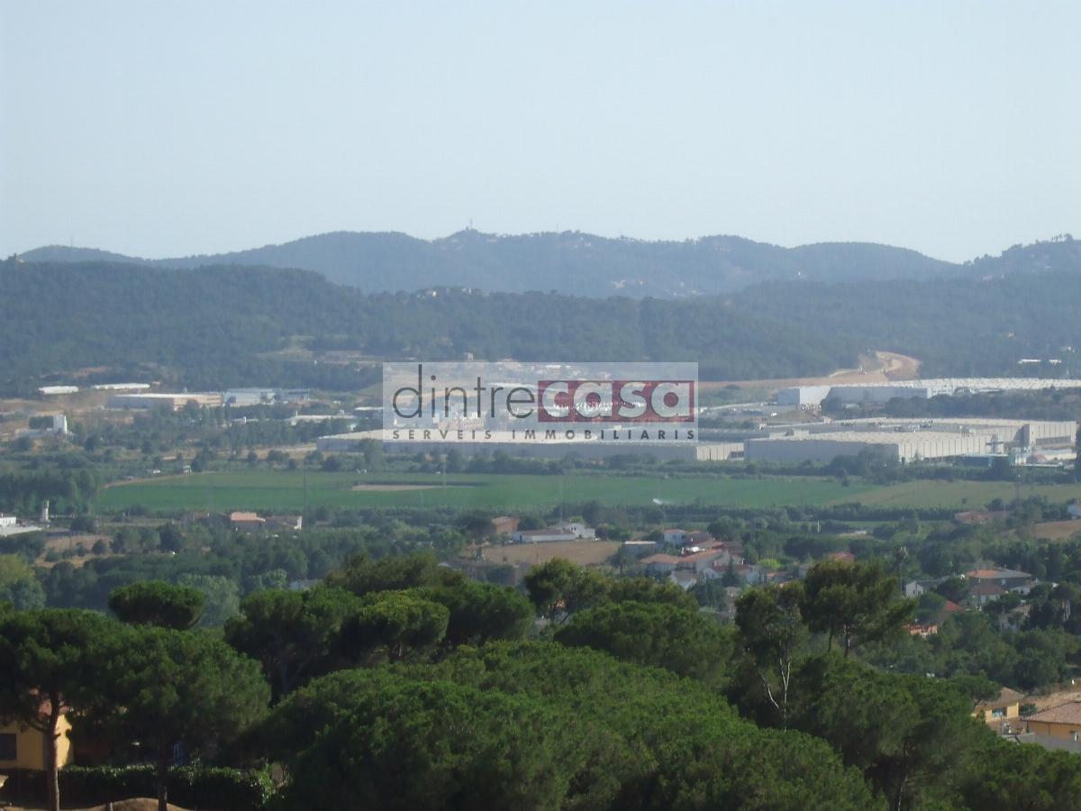 For sale of land in Tordera