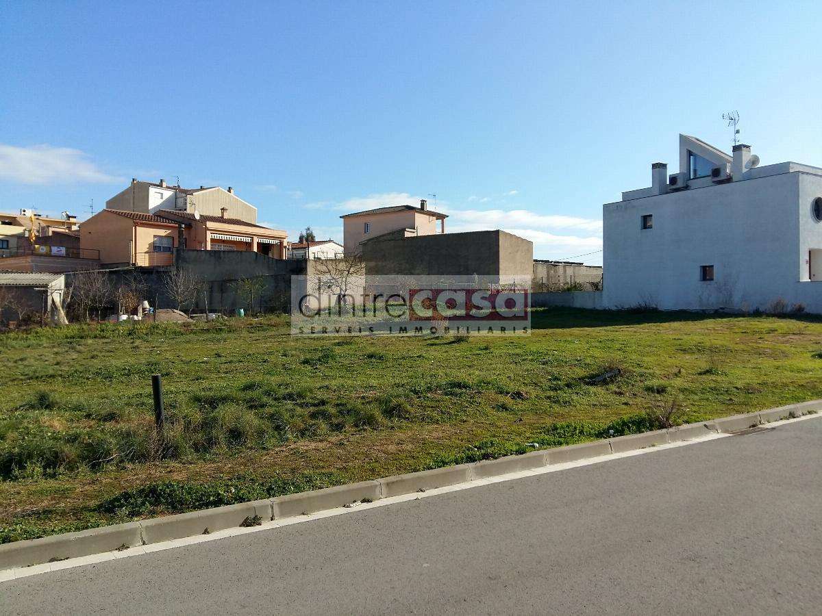 For sale of land in Tordera