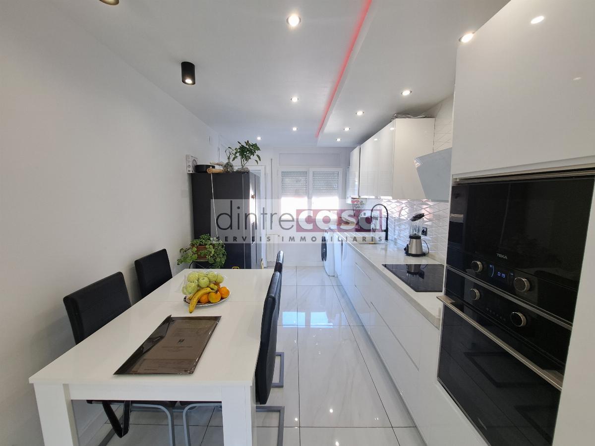 For sale of flat in Hostalric