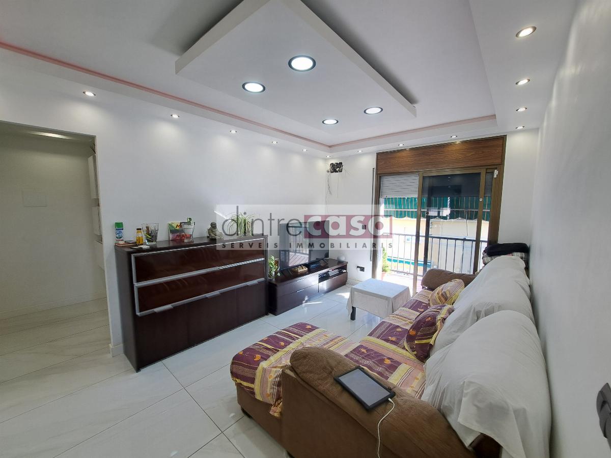 For sale of flat in Hostalric
