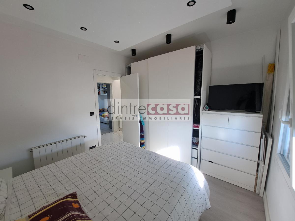 For sale of flat in Hostalric