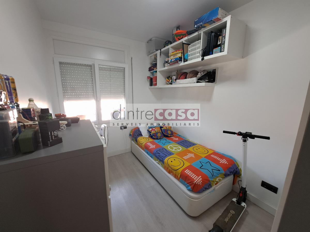 For sale of flat in Hostalric