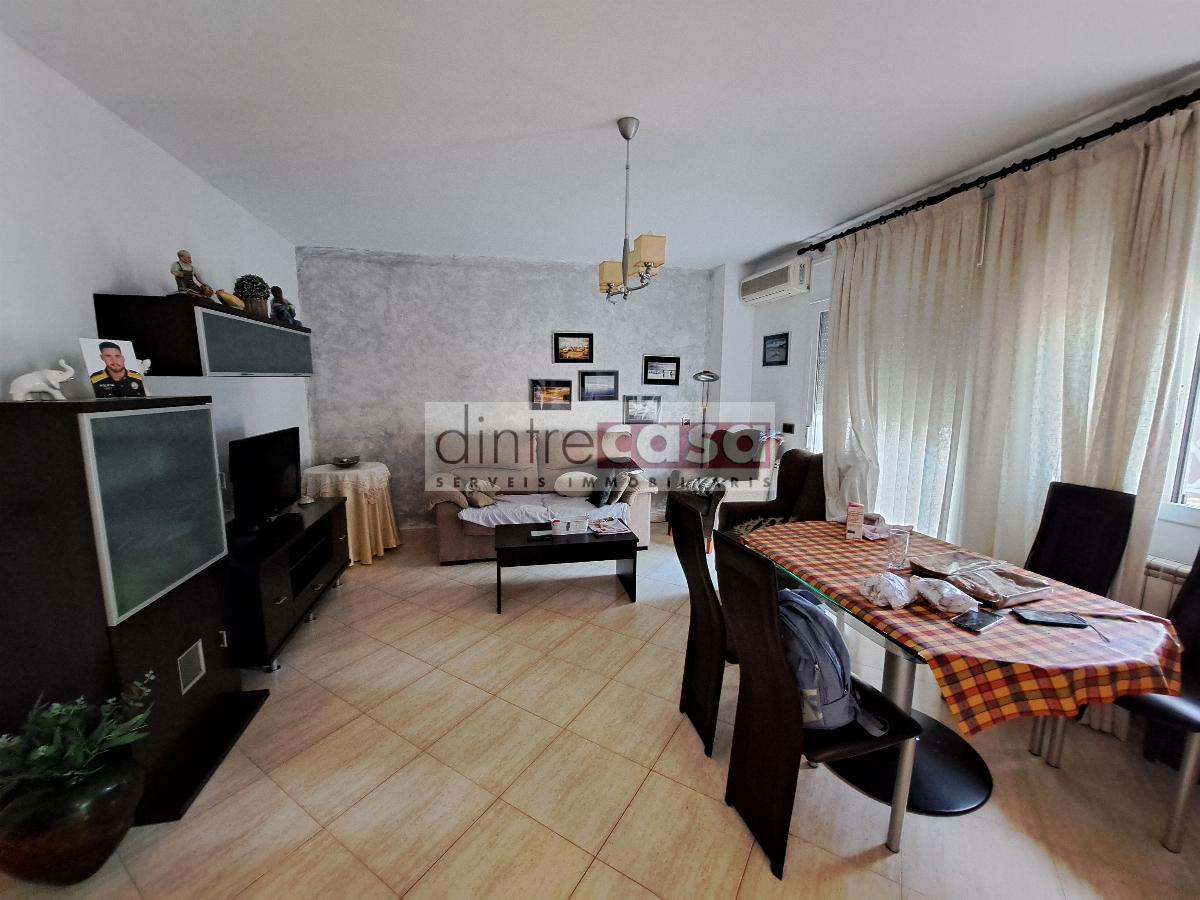 For sale of ground floor in Tordera