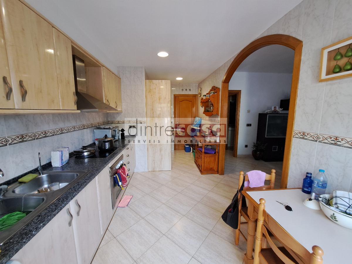 For sale of ground floor in Tordera
