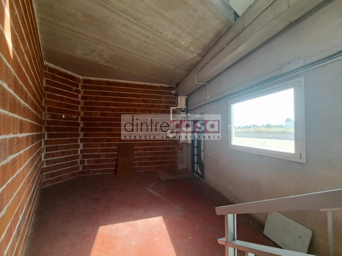 Alquiler de nave industrial en Sils