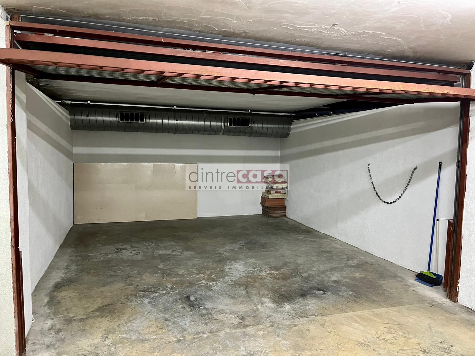 For sale of garage in Tordera