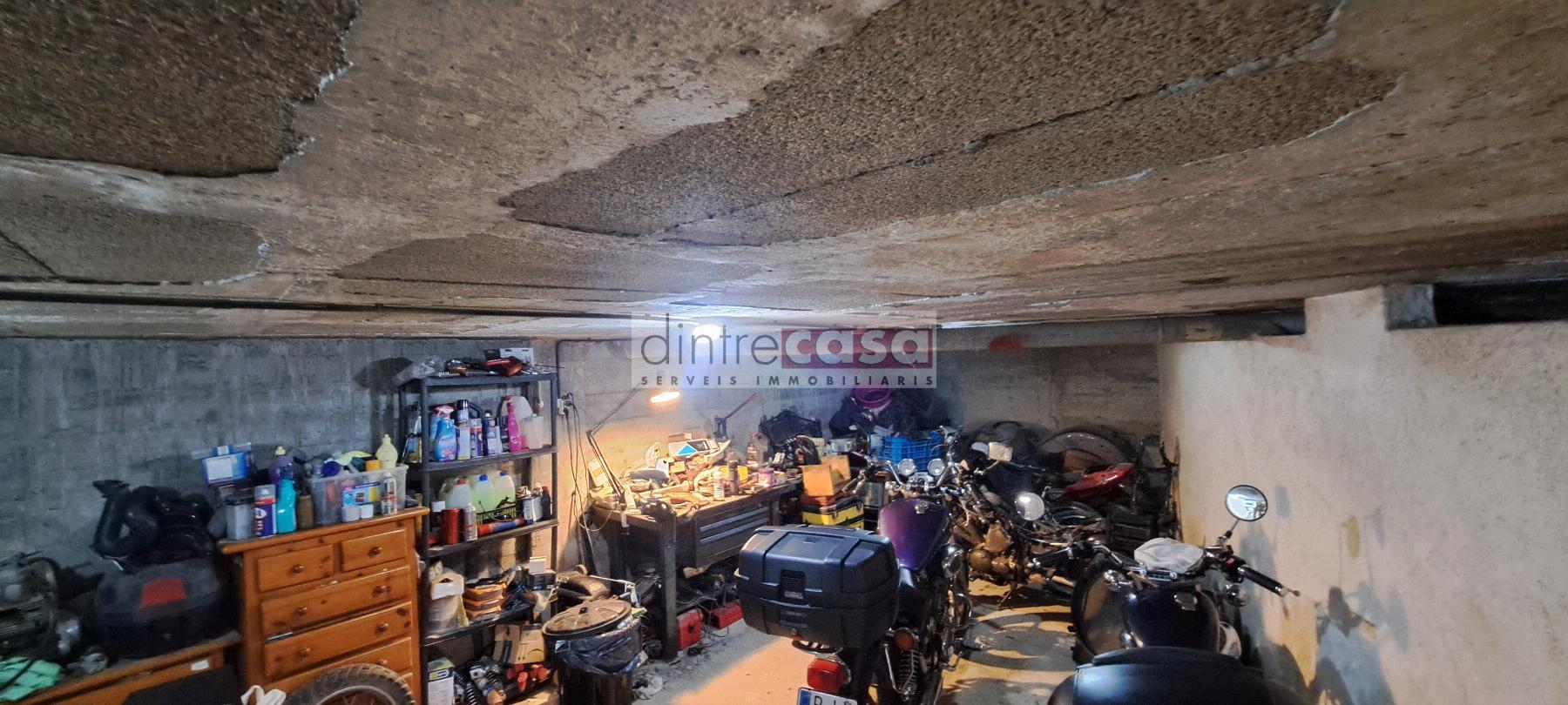 For sale of garage in Tordera