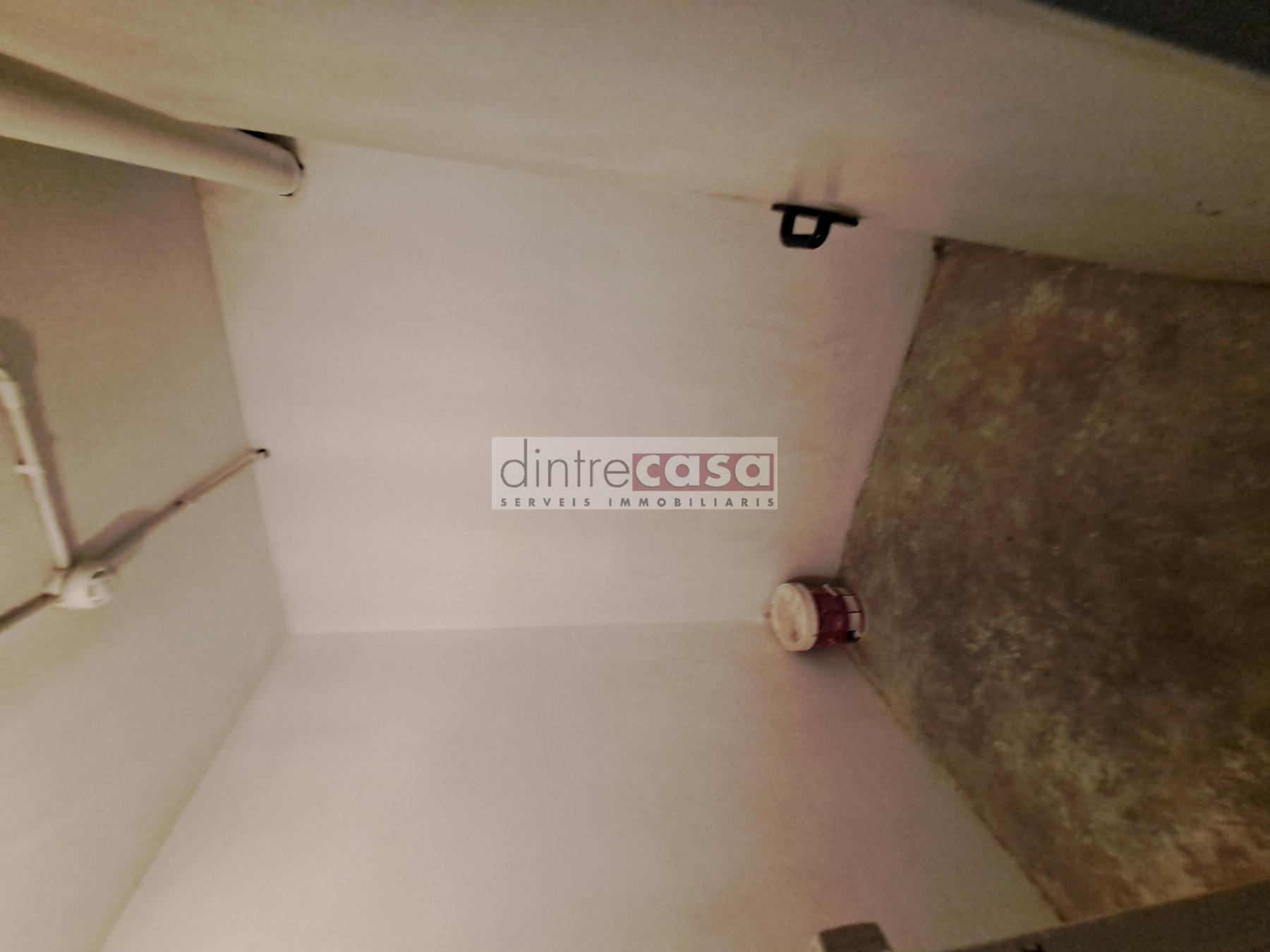 For sale of garage in Tordera