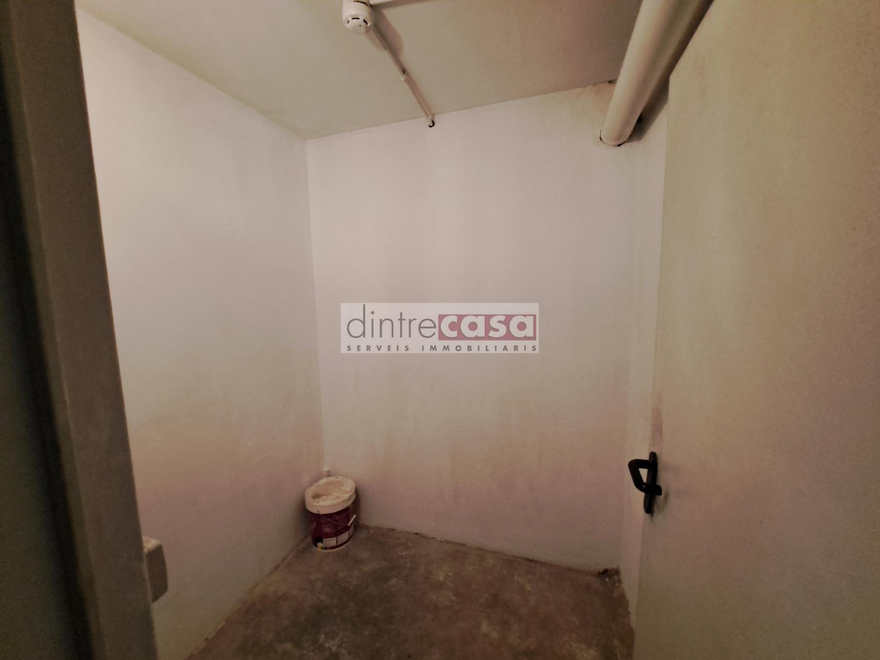 For sale of garage in Tordera