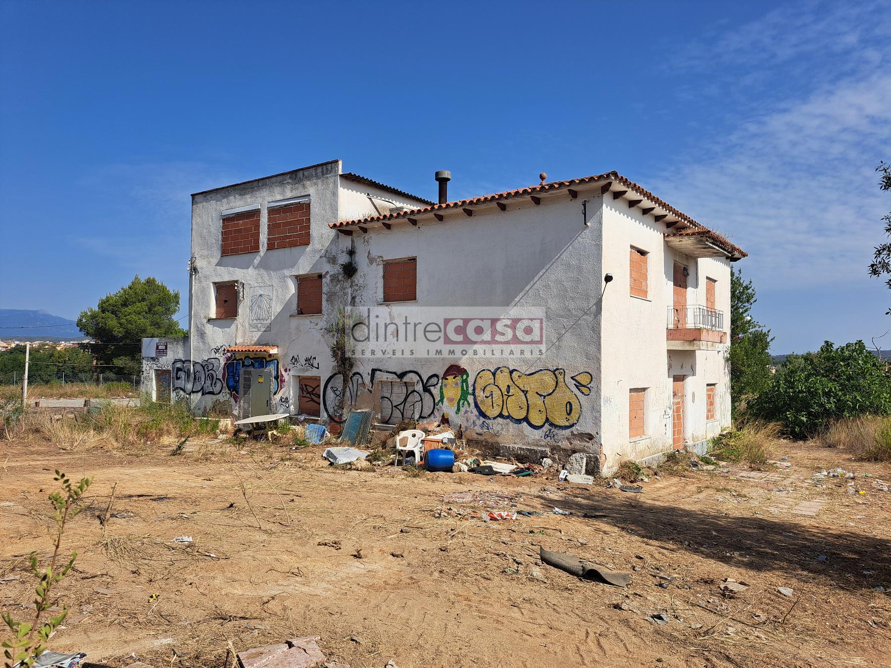 Venta de masía en Tordera