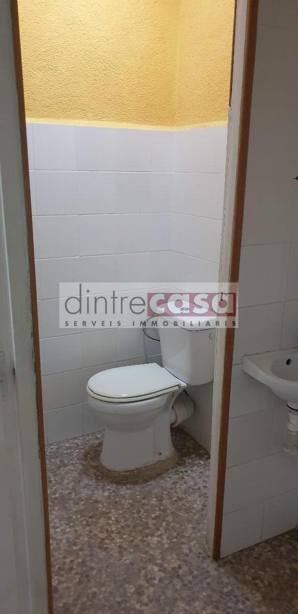 Venta de local comercial en Pineda de Mar