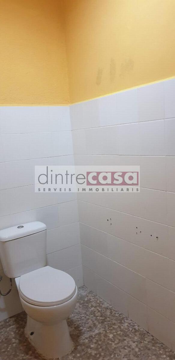 Venta de local comercial en Pineda de Mar