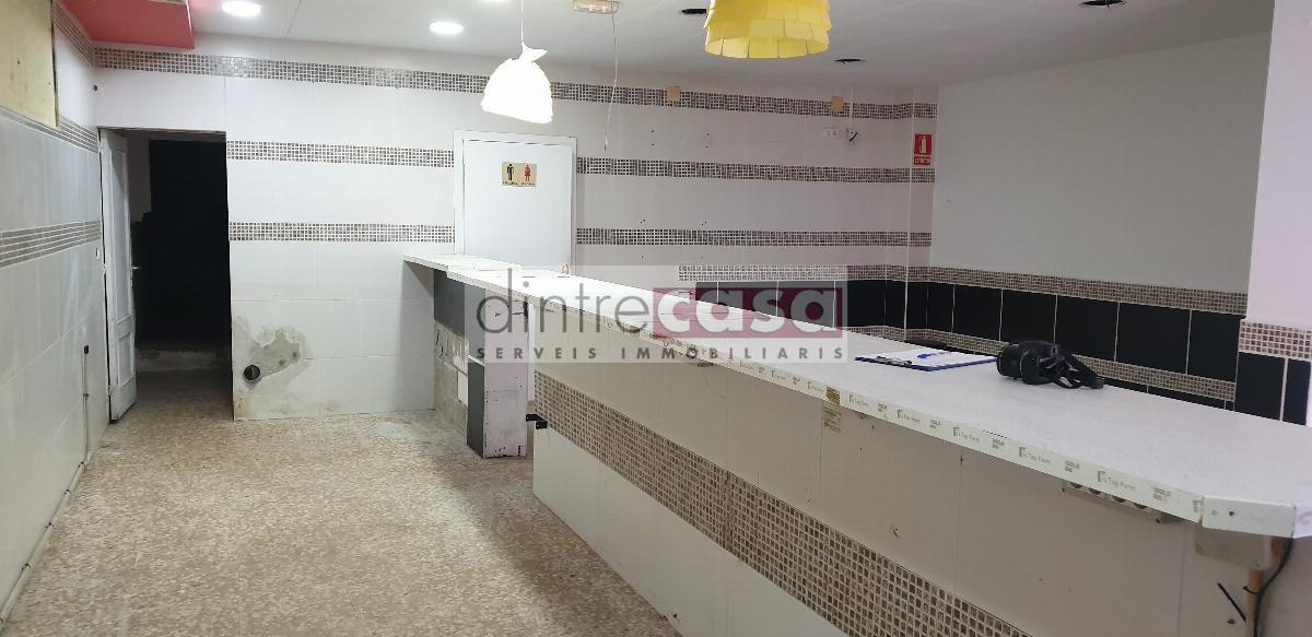Venta de local comercial en Pineda de Mar