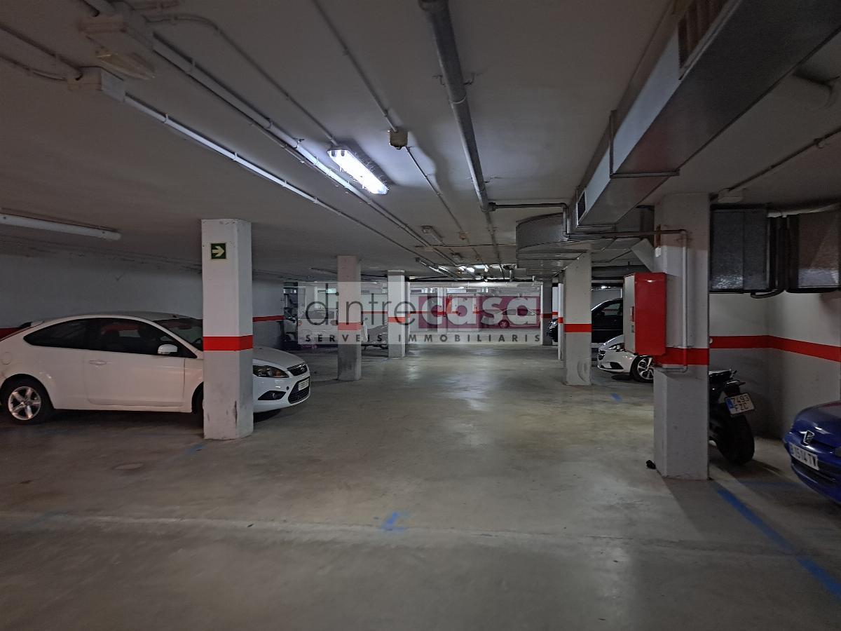For sale of garage in Tordera