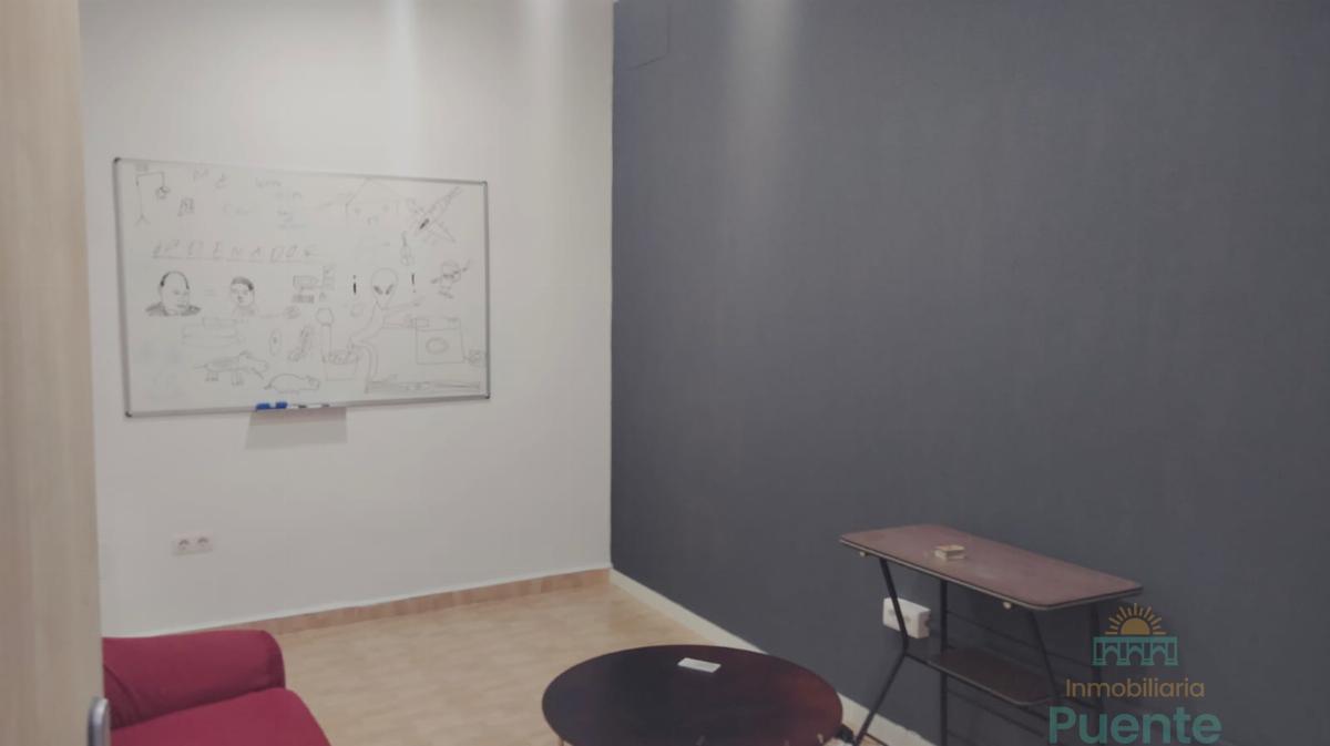 For rent of commercial in Totana