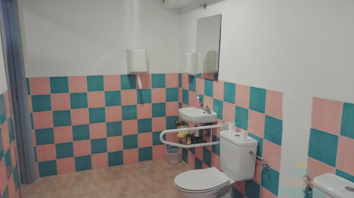 For rent of commercial in Totana