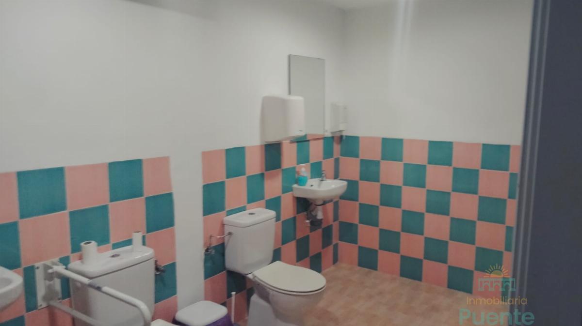 For rent of commercial in Totana