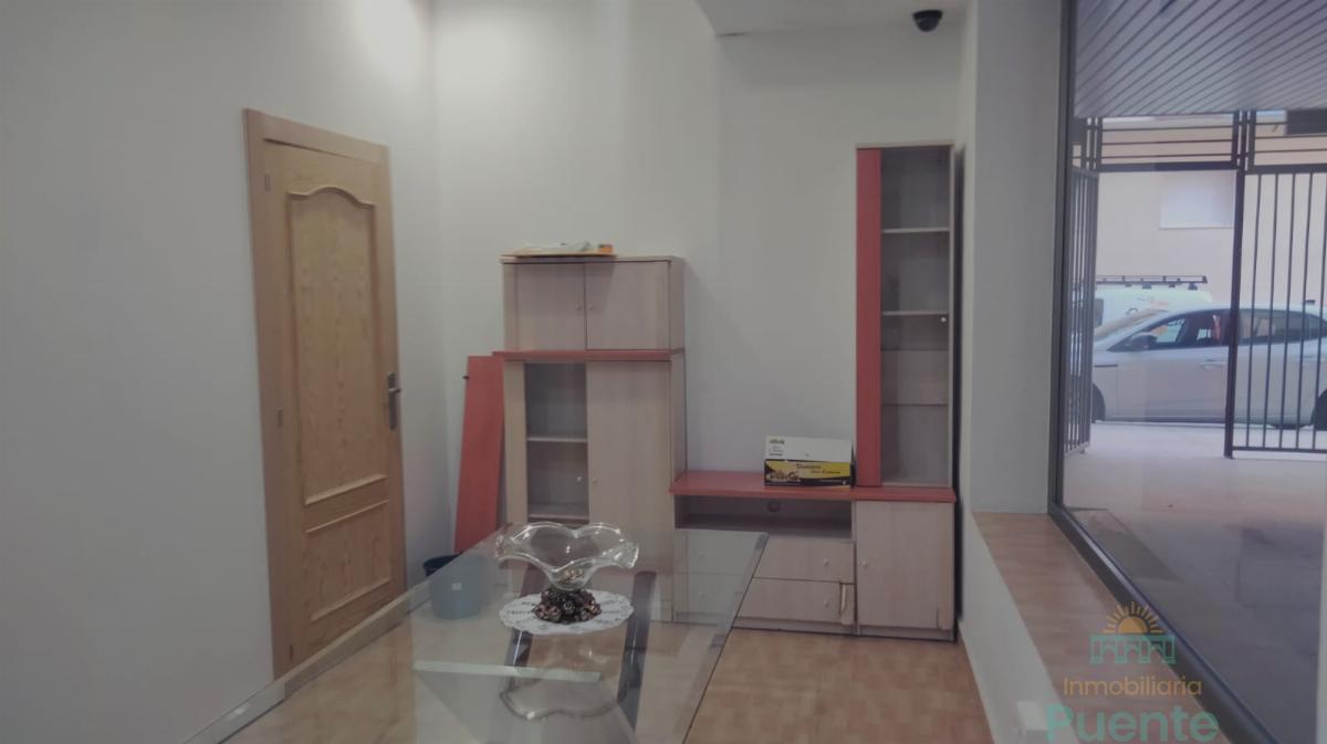 For rent of commercial in Totana