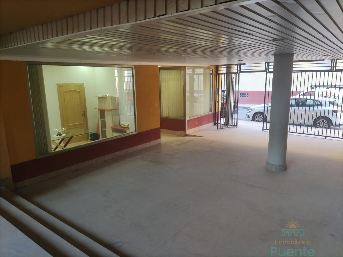 For rent of commercial in Totana