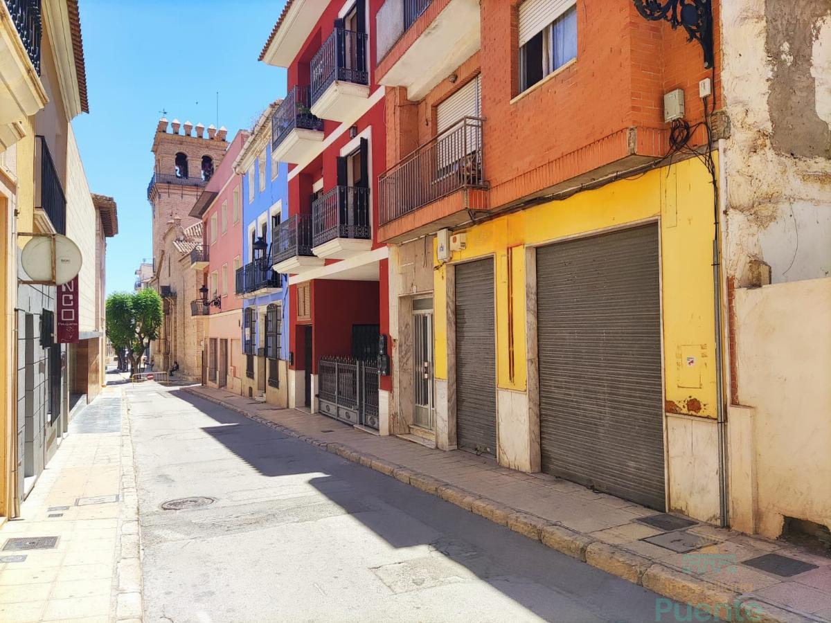 For rent of commercial in Totana