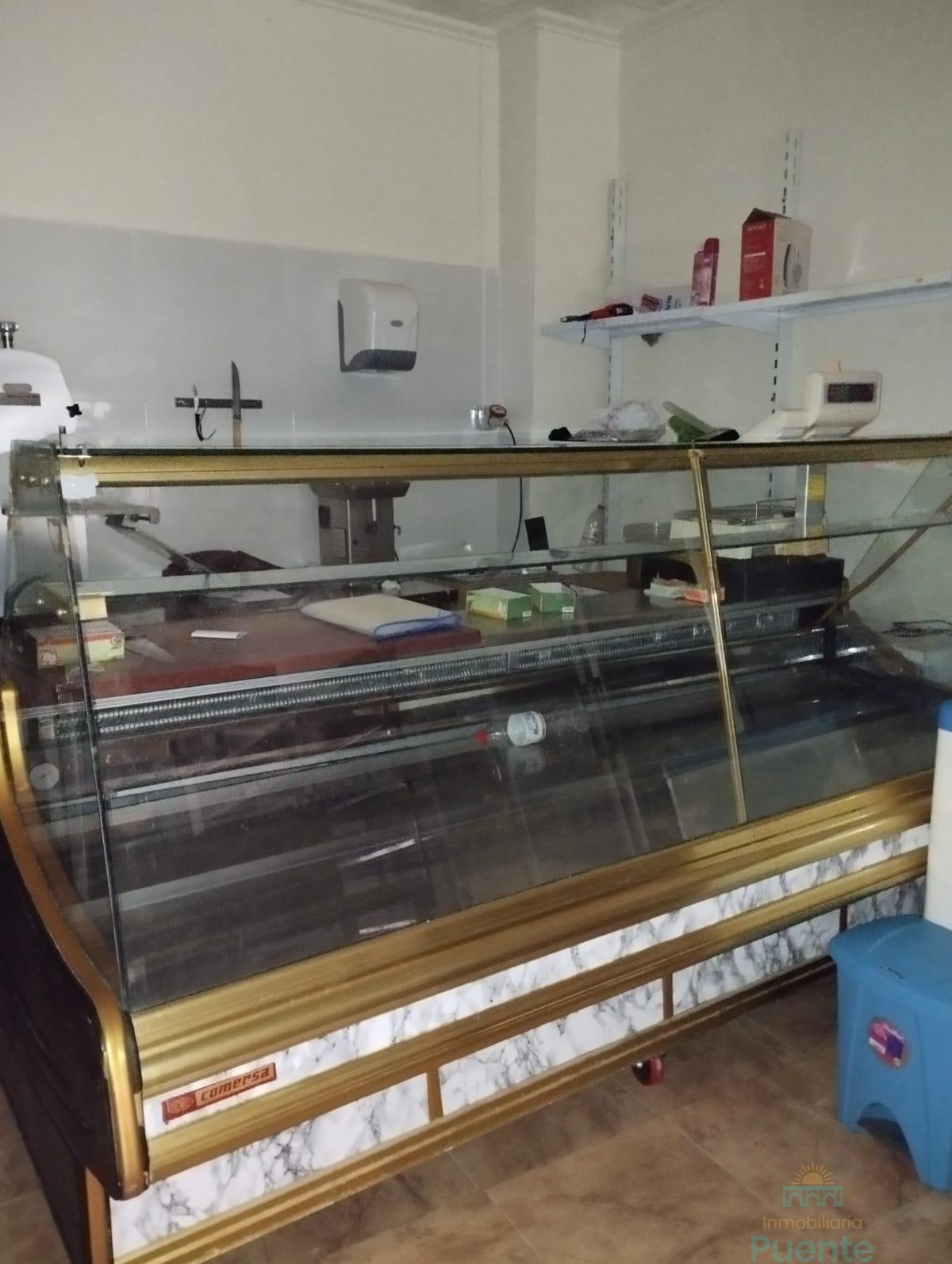 For rent of commercial in Totana