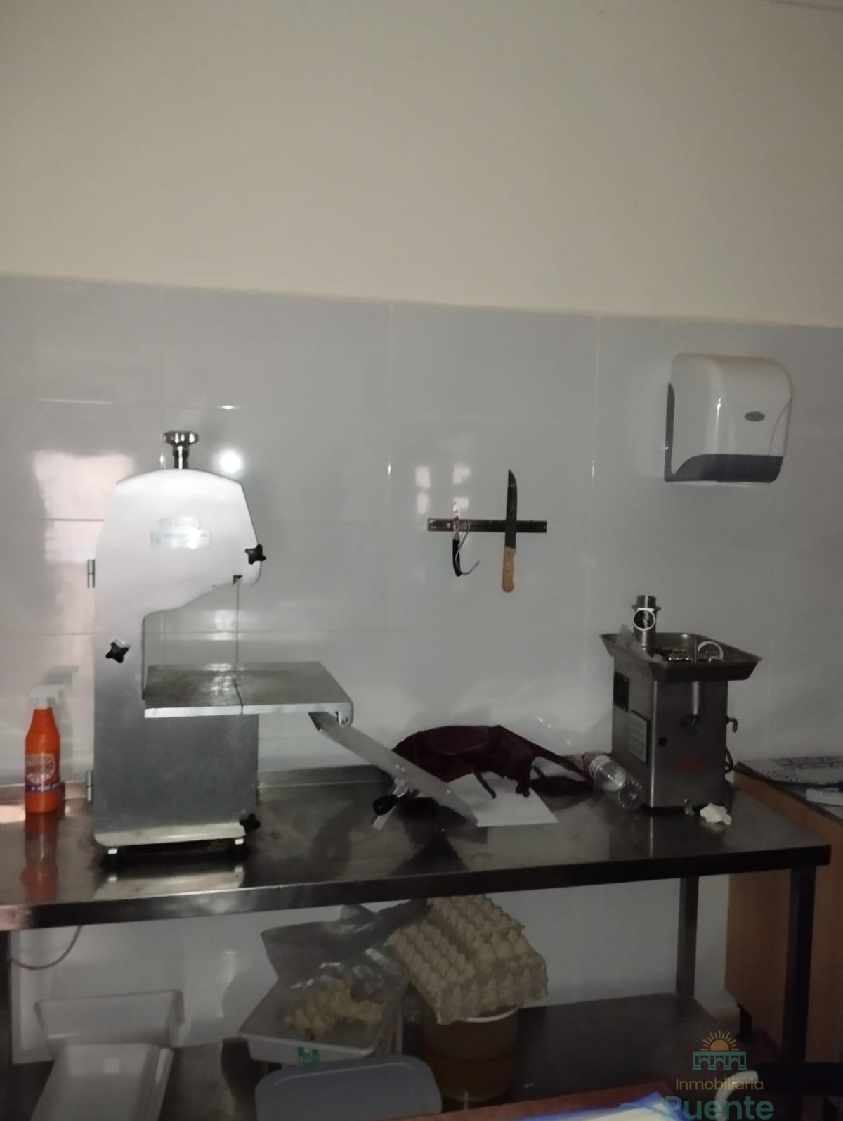 For rent of commercial in Totana