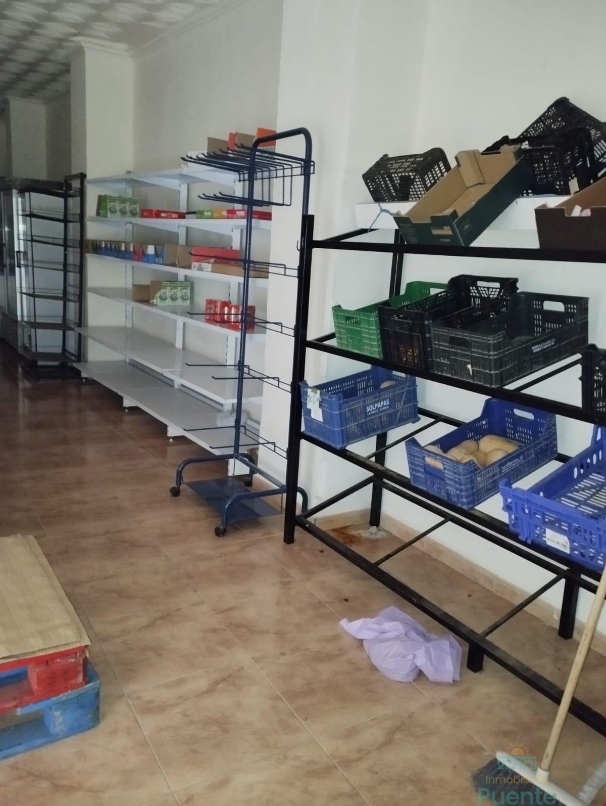 For rent of commercial in Totana