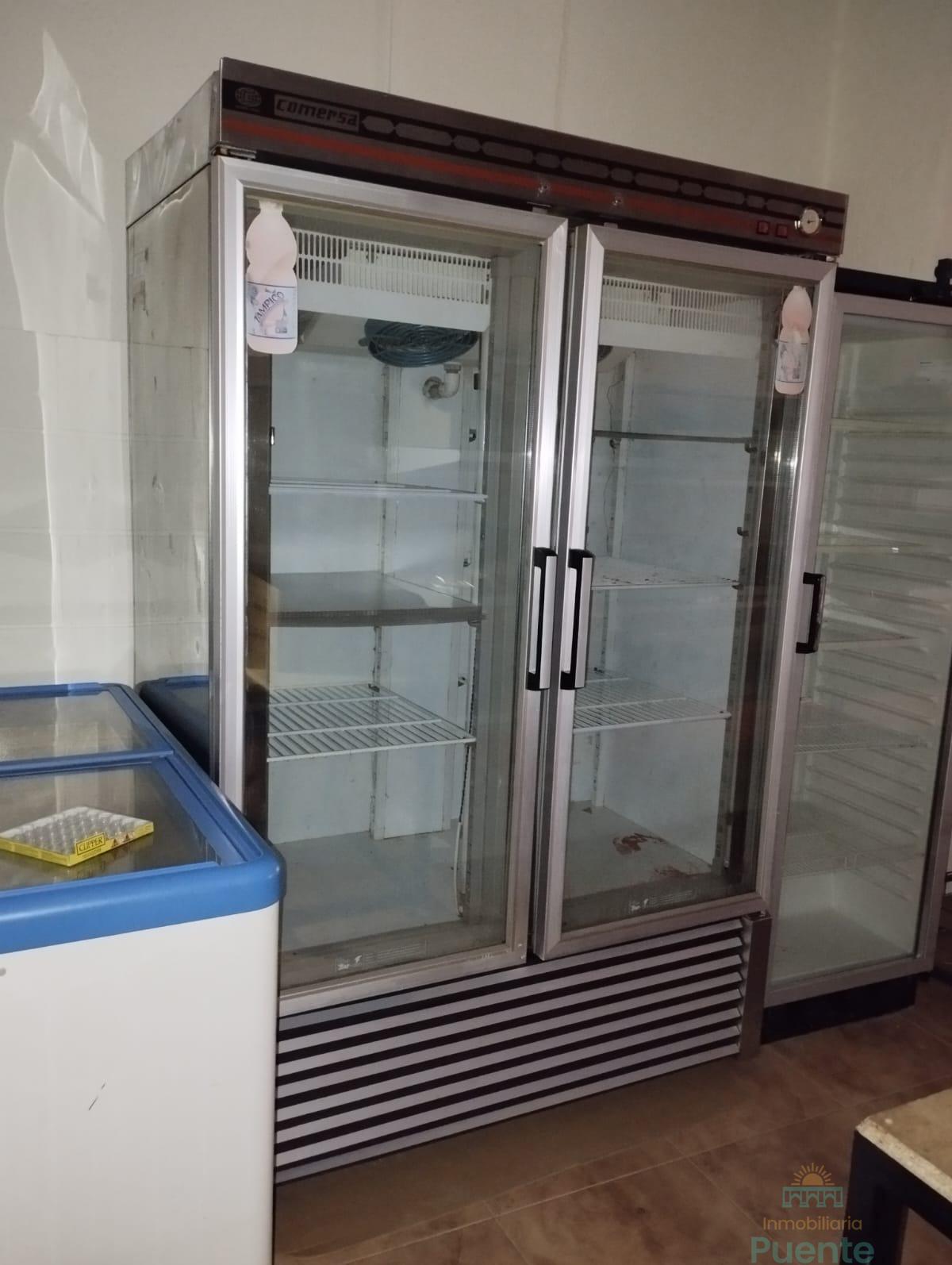 For rent of commercial in Totana