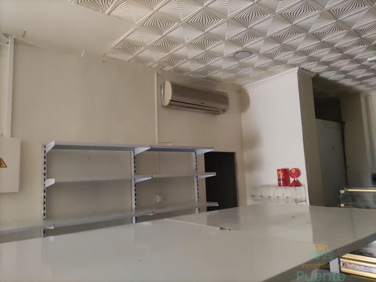 For rent of commercial in Totana