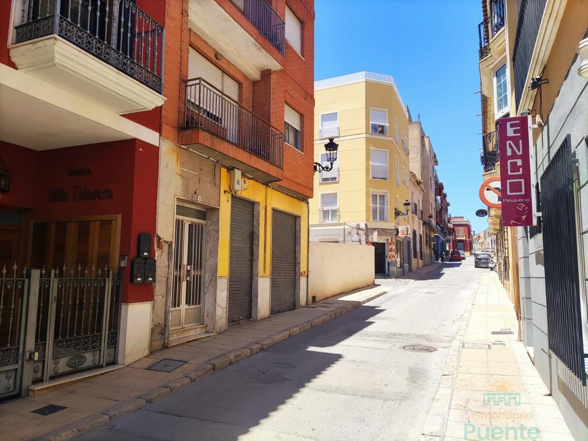 For rent of commercial in Totana
