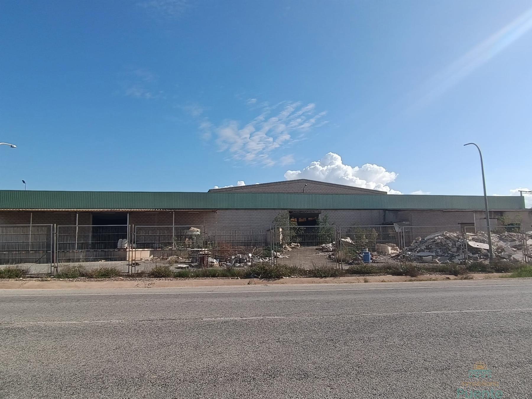 For sale of industrial plant/warehouse in Totana