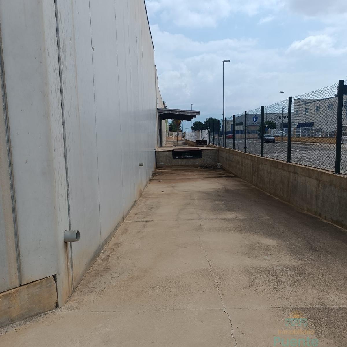 Venta de nave industrial en Totana