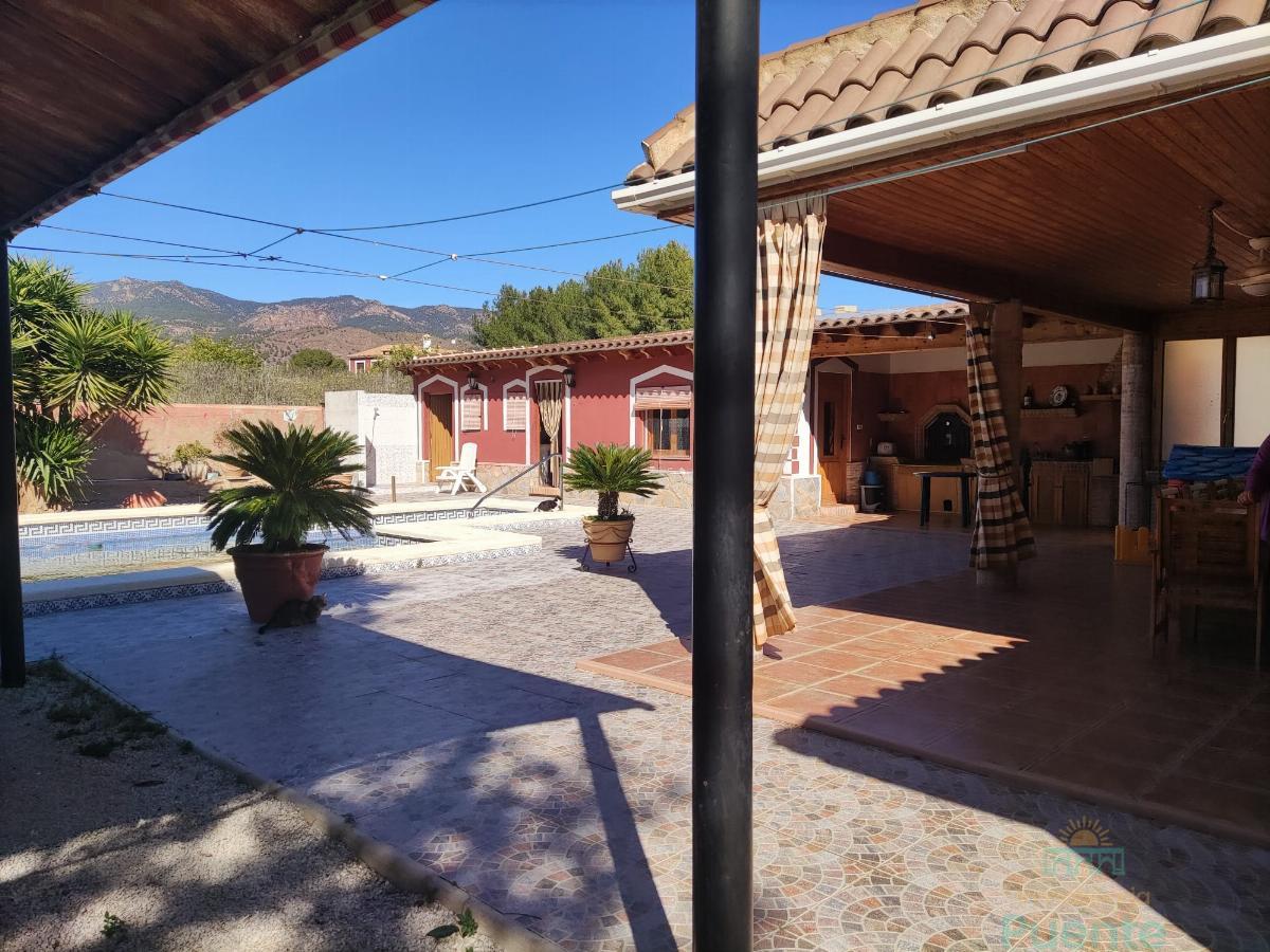 For sale of chalet in Totana