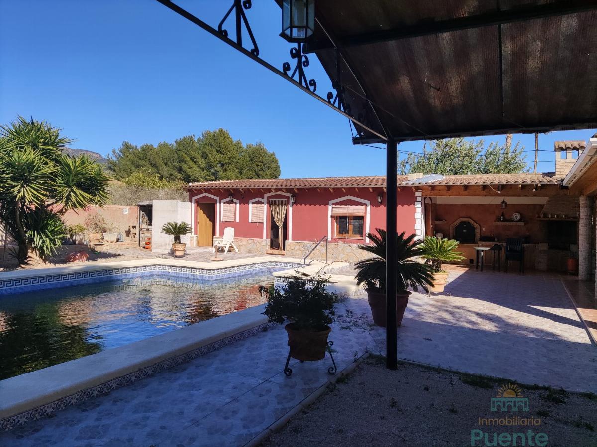 For sale of chalet in Totana