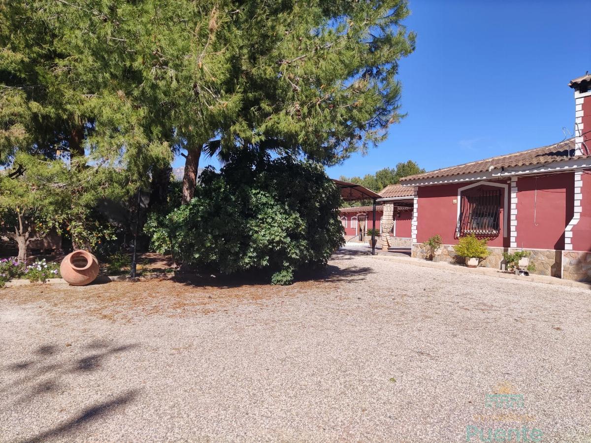 For sale of chalet in Totana