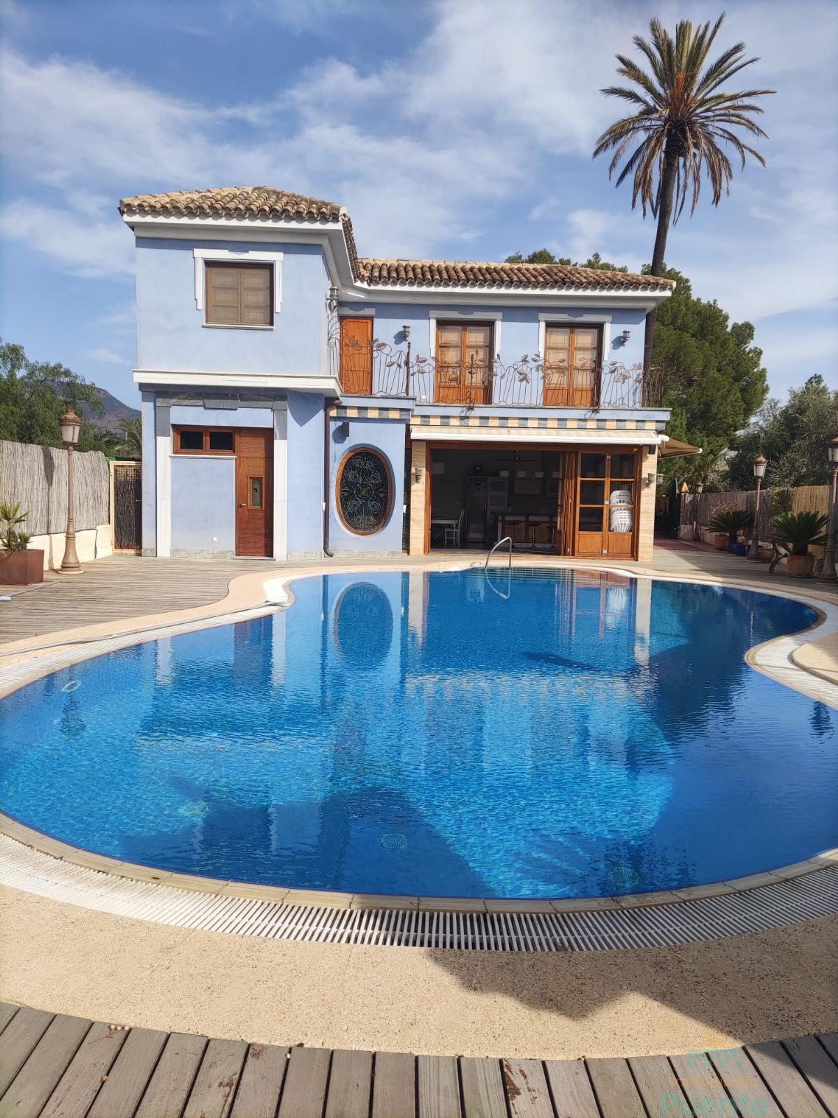 For sale of chalet in Totana