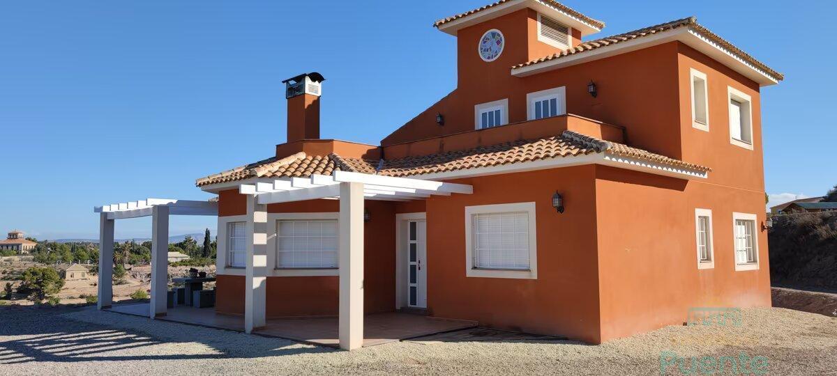 For sale of chalet in Totana