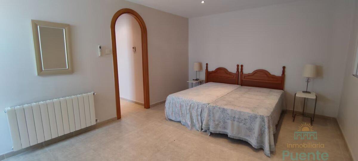 For sale of chalet in Totana