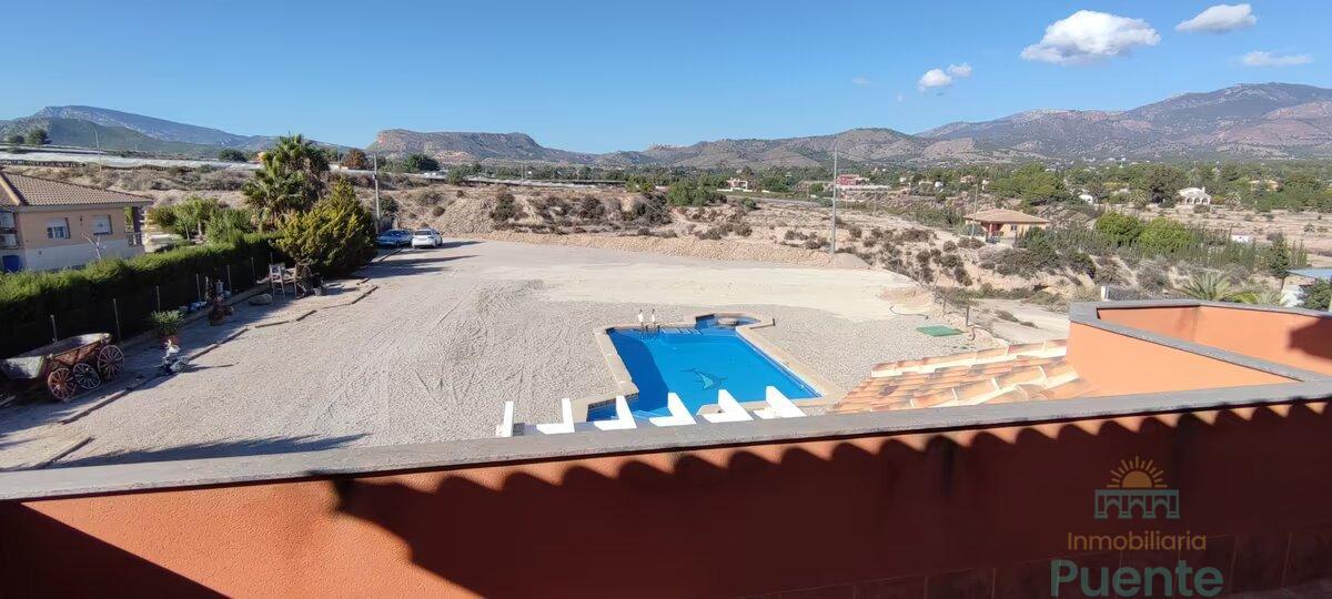 For sale of chalet in Totana