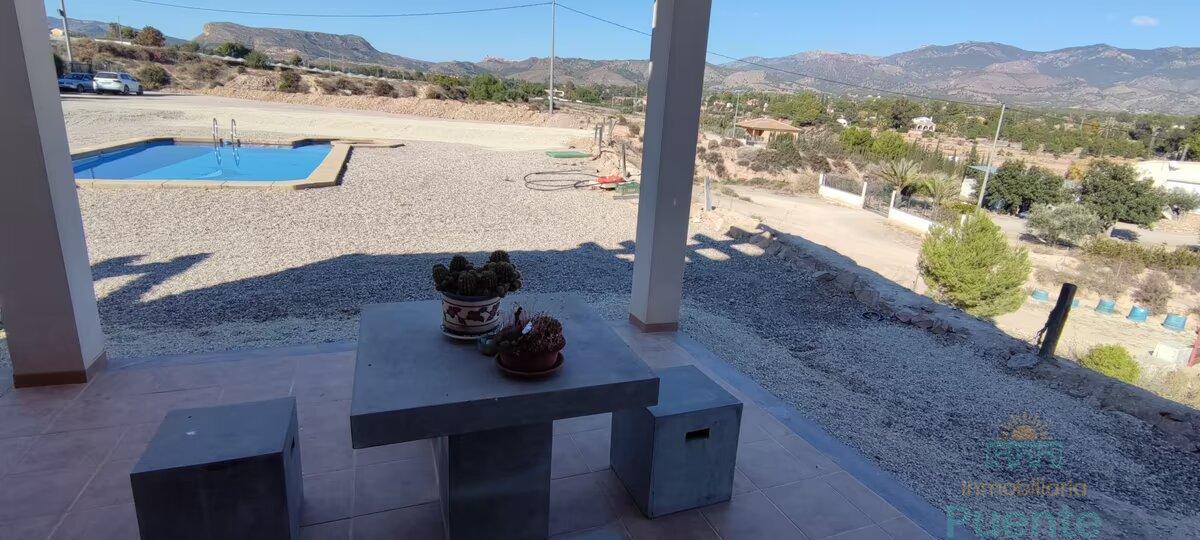 For sale of chalet in Totana