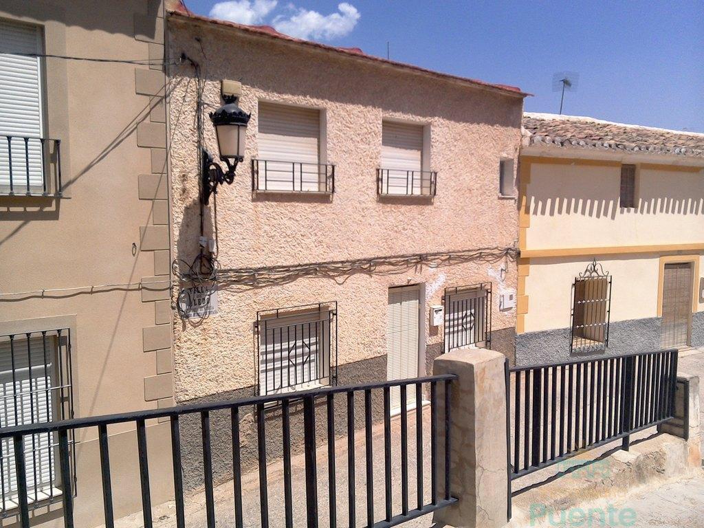 For sale of house in Aledo