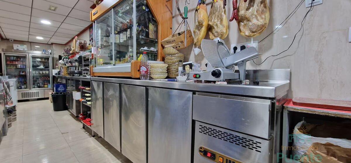 Venta de local comercial en Totana