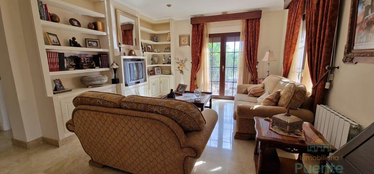 For sale of chalet in Lorca