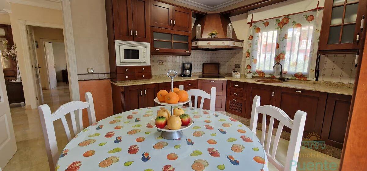 For sale of chalet in Lorca