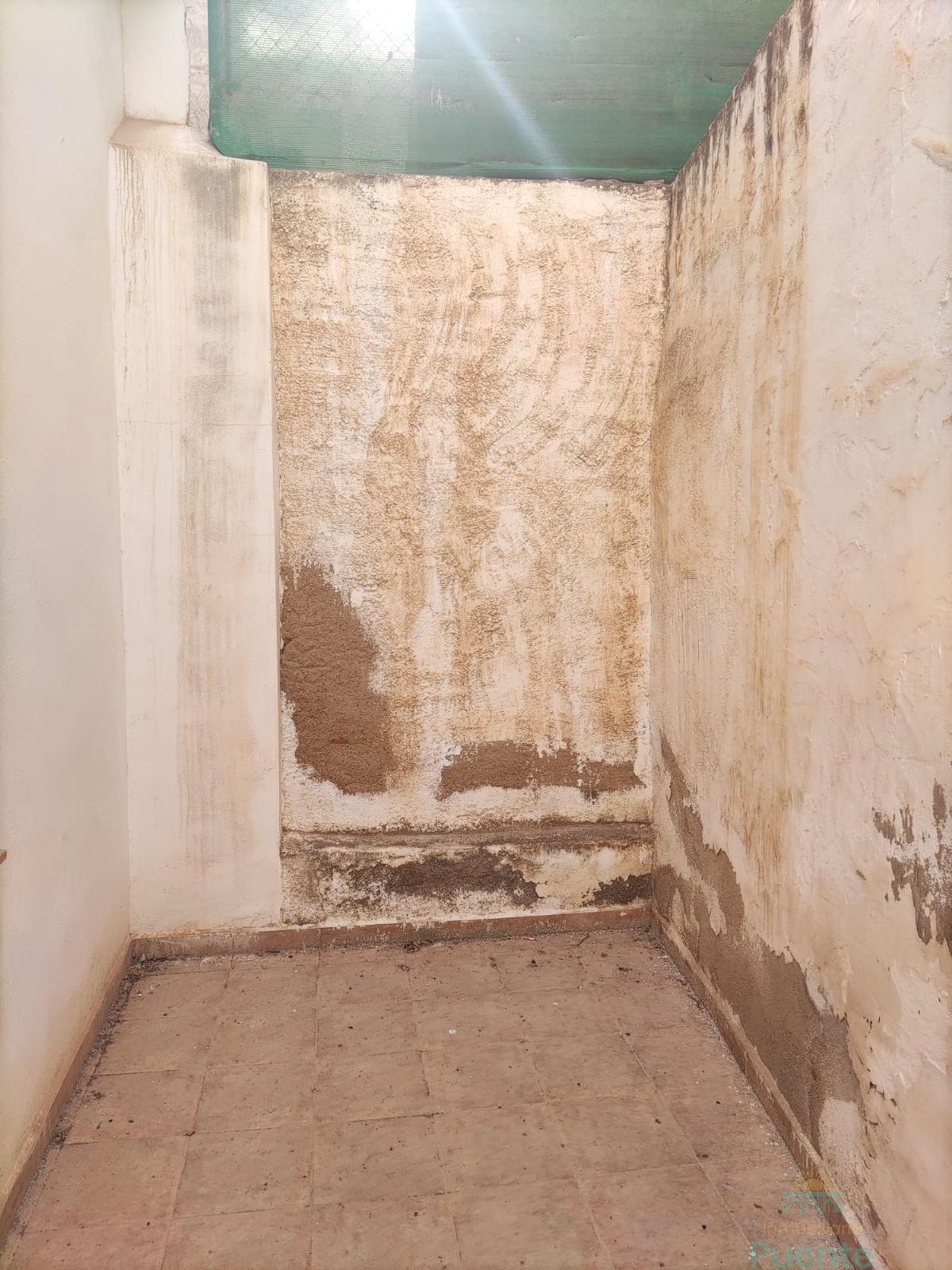 For rent of commercial in Totana