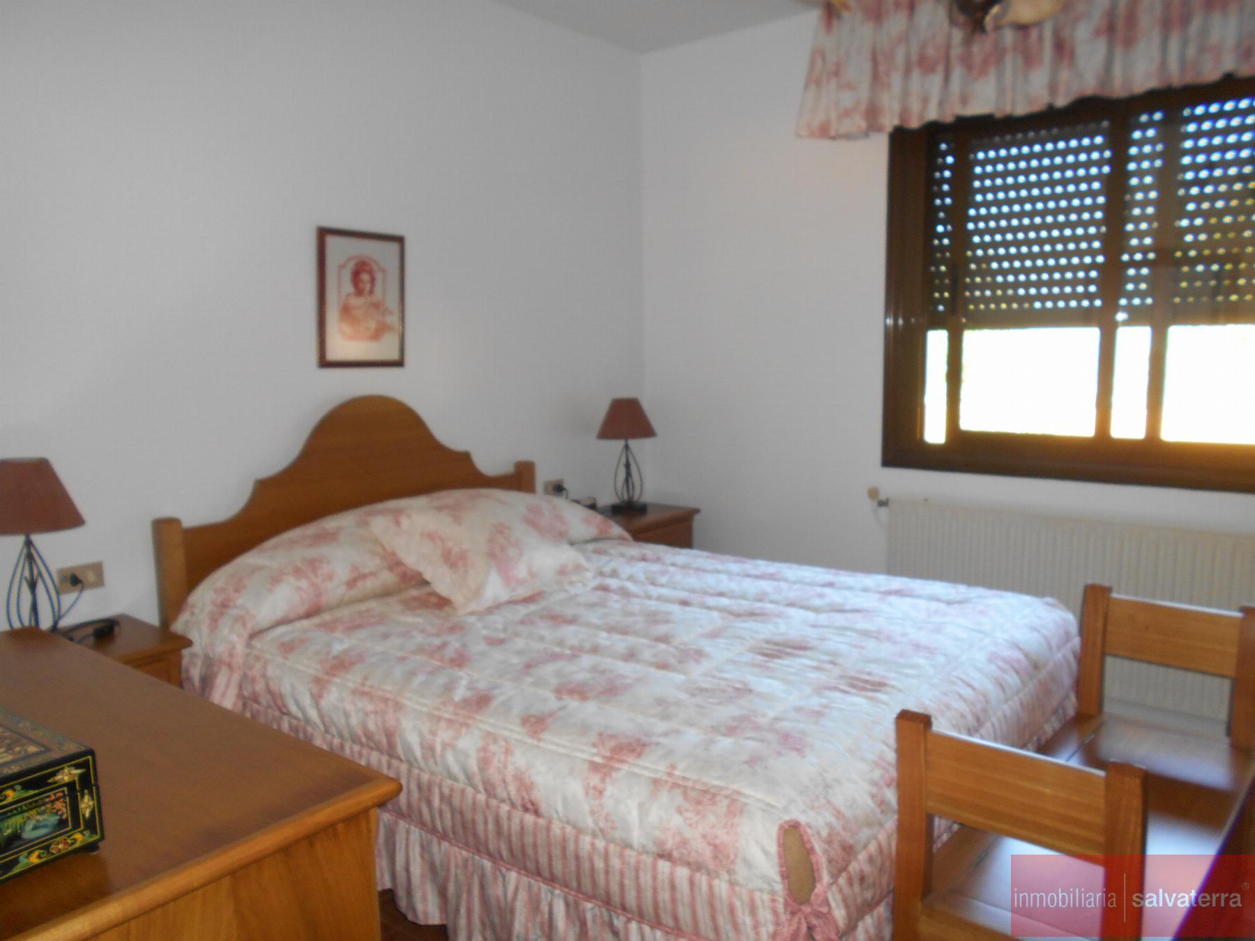 For sale of house in Salvaterra de Miño