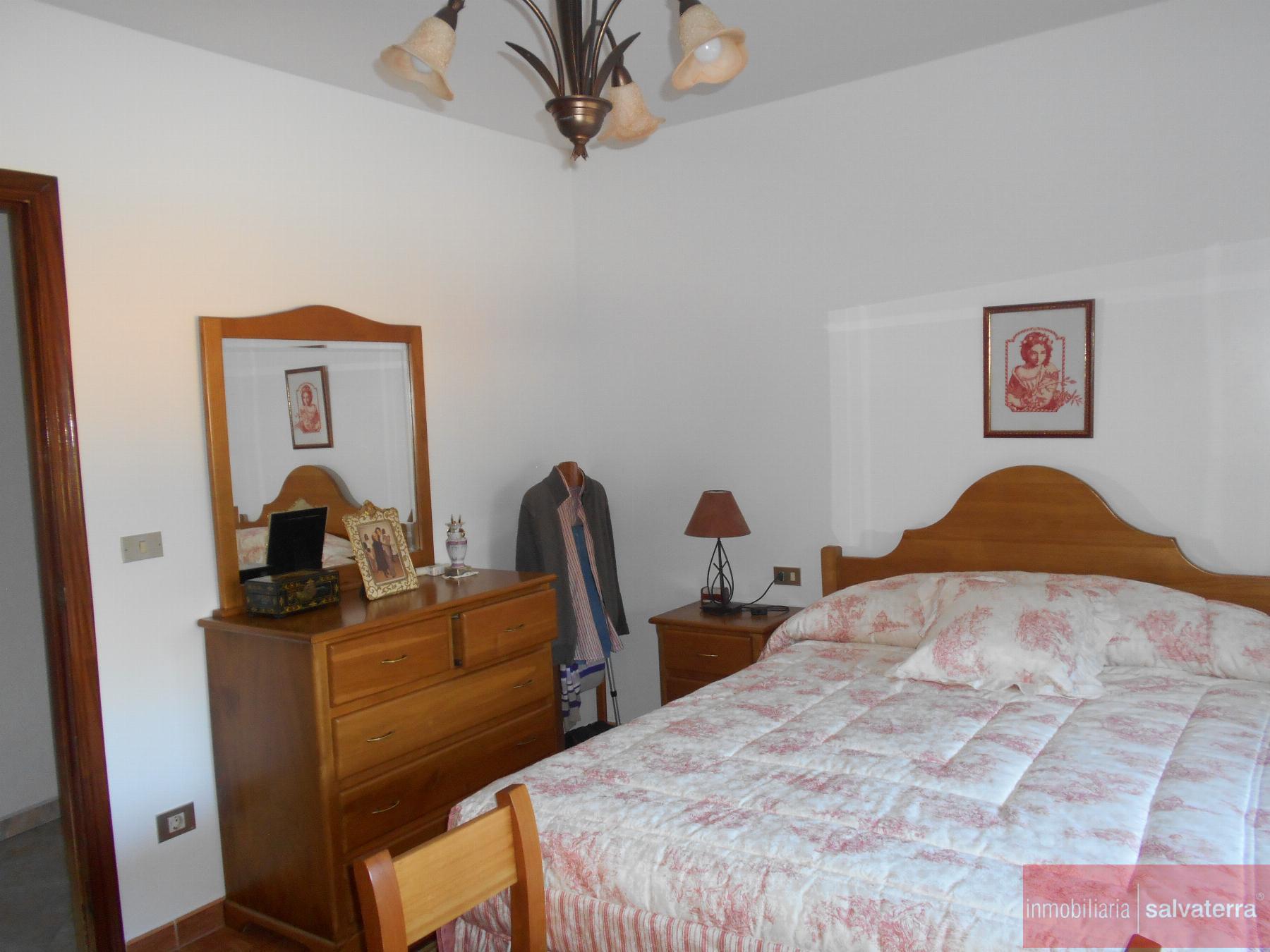 For sale of house in Salvaterra de Miño