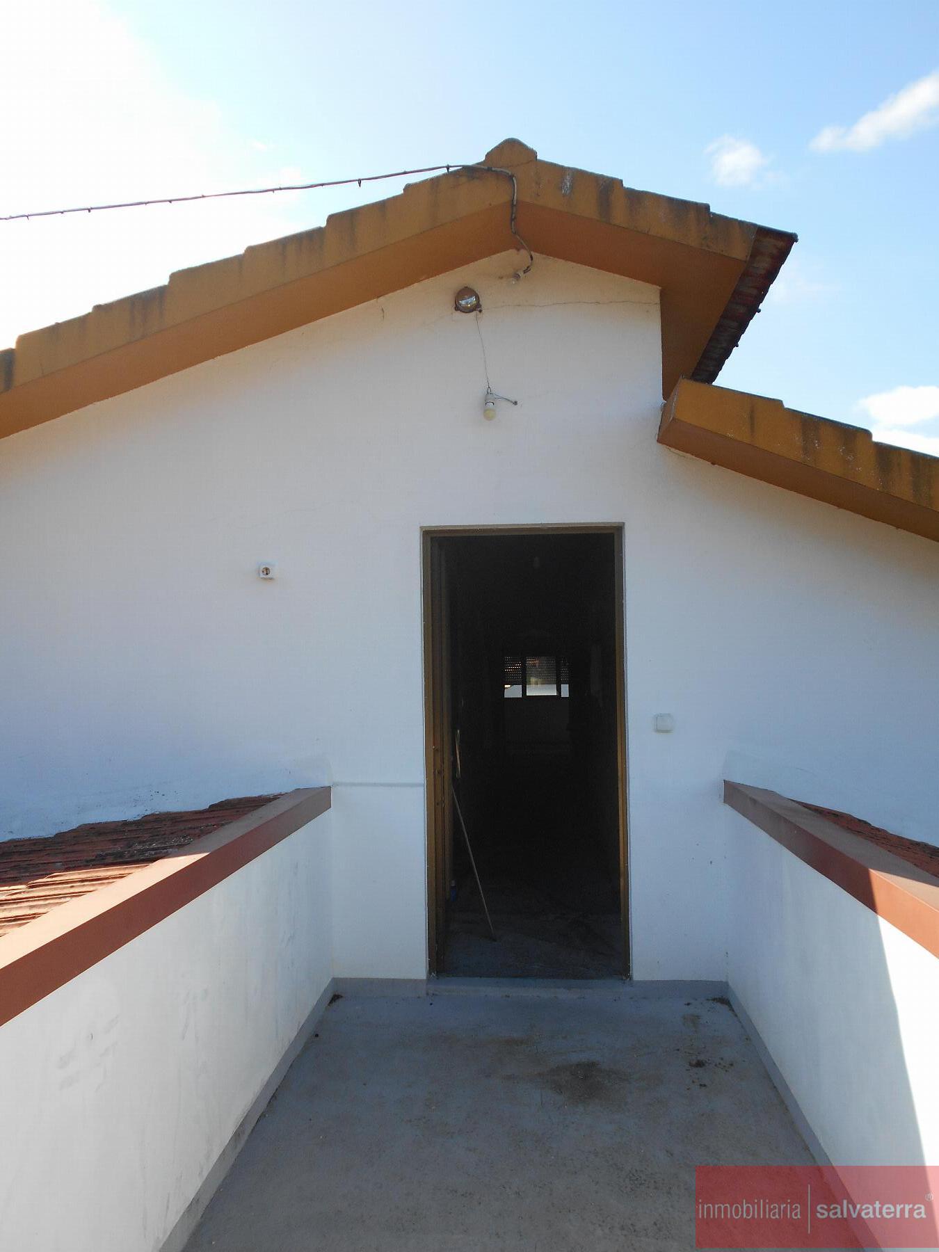 For sale of house in Salvaterra de Miño