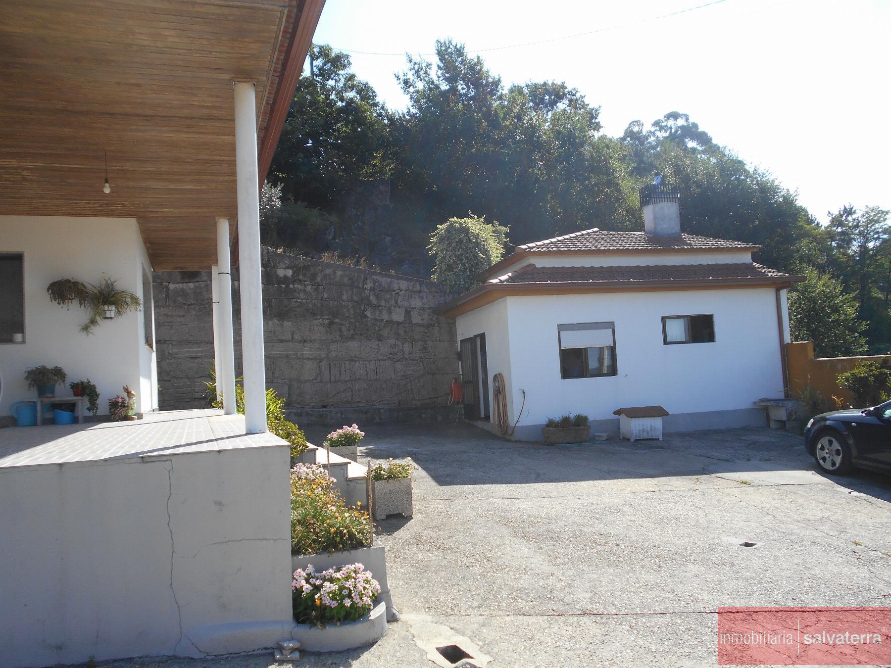 For sale of house in Salvaterra de Miño