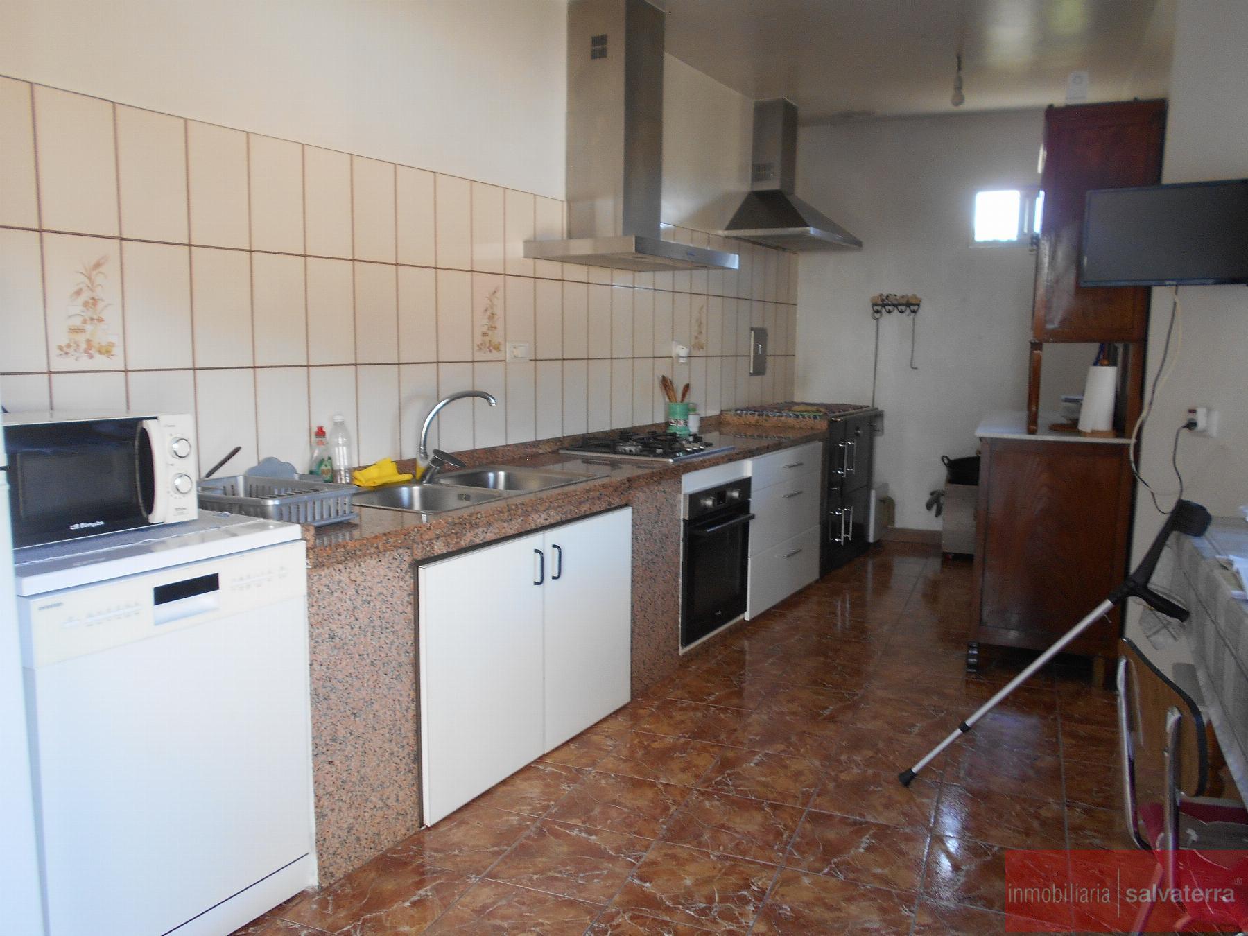 For sale of house in Salvaterra de Miño